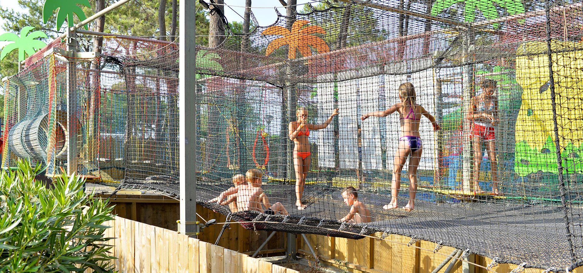 Camping san damiano jeux enfants mini parcours aventure trampoline